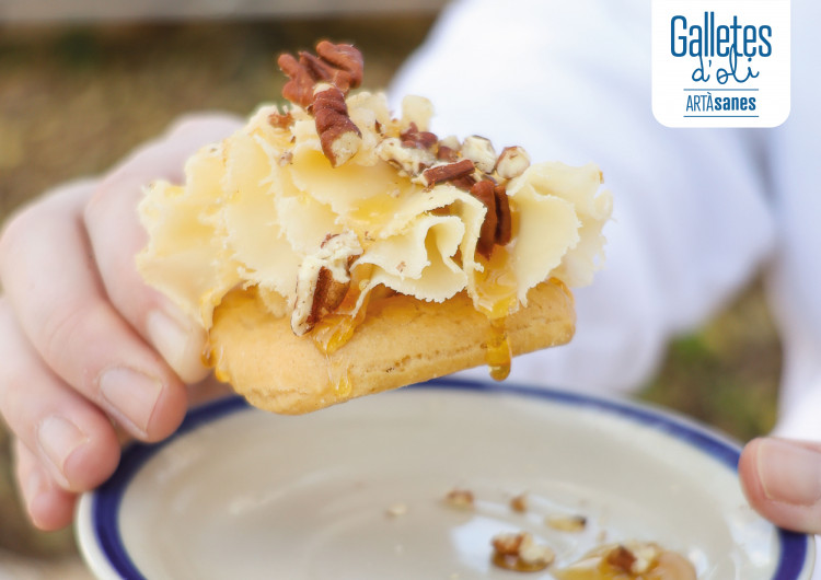 Tapa amb les Galletes d'oli ARTÀsanes Sense Sal